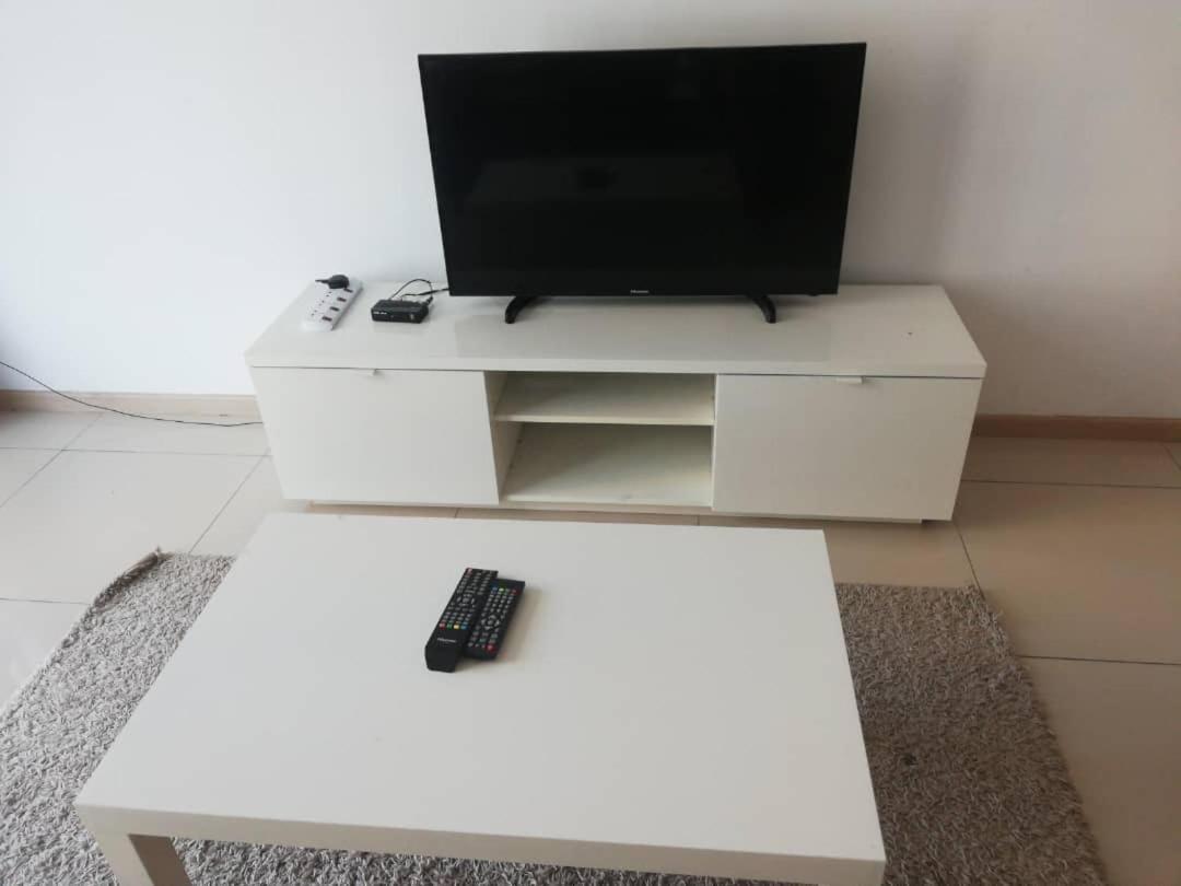 Vista Alam Studio Units - Pool, Food Court Shah Alam Room photo