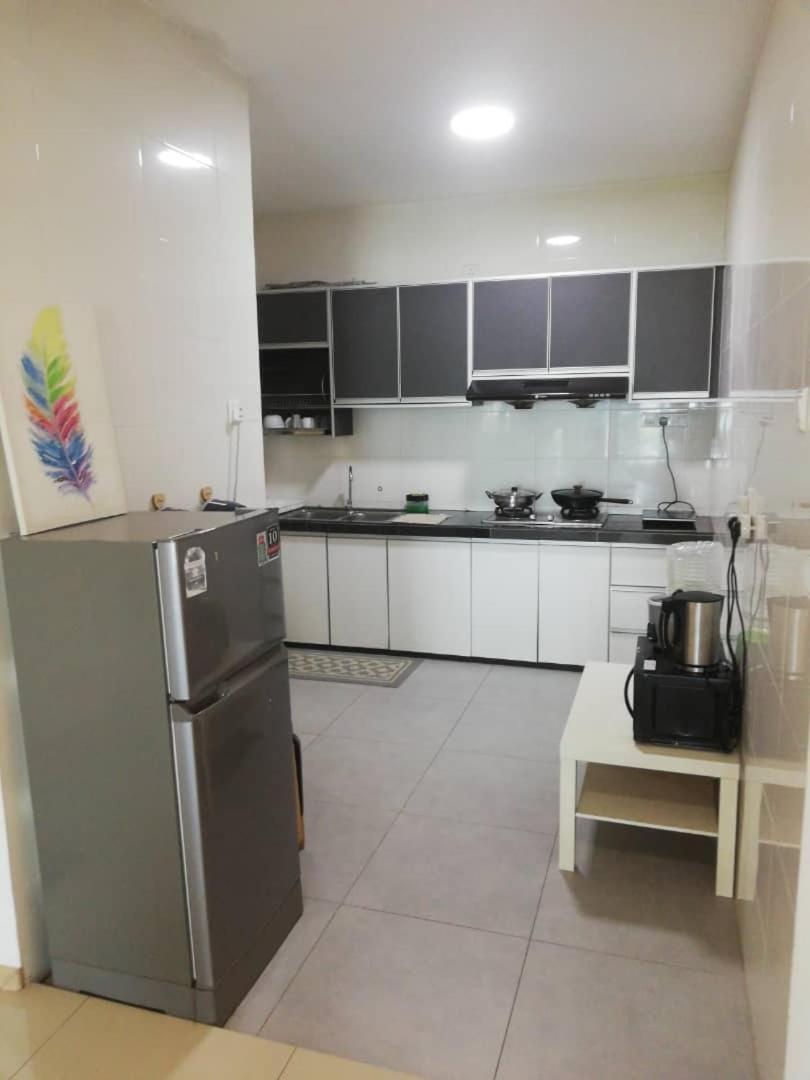 Vista Alam Studio Units - Pool, Food Court Shah Alam Room photo