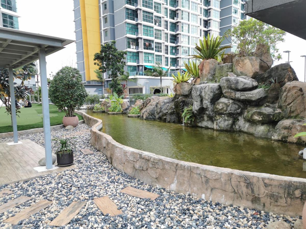 Vista Alam Studio Units - Pool, Food Court Shah Alam Exterior photo